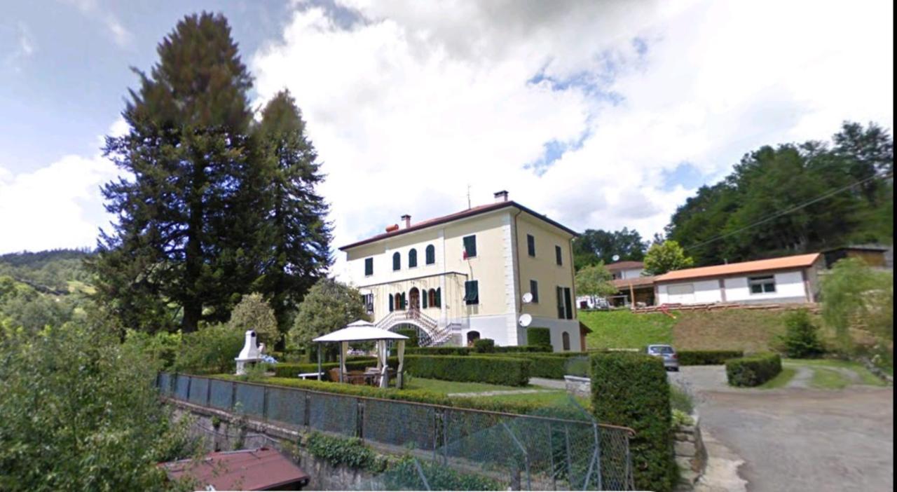 Santa Maria del Taro B&B De Thierry المظهر الخارجي الصورة